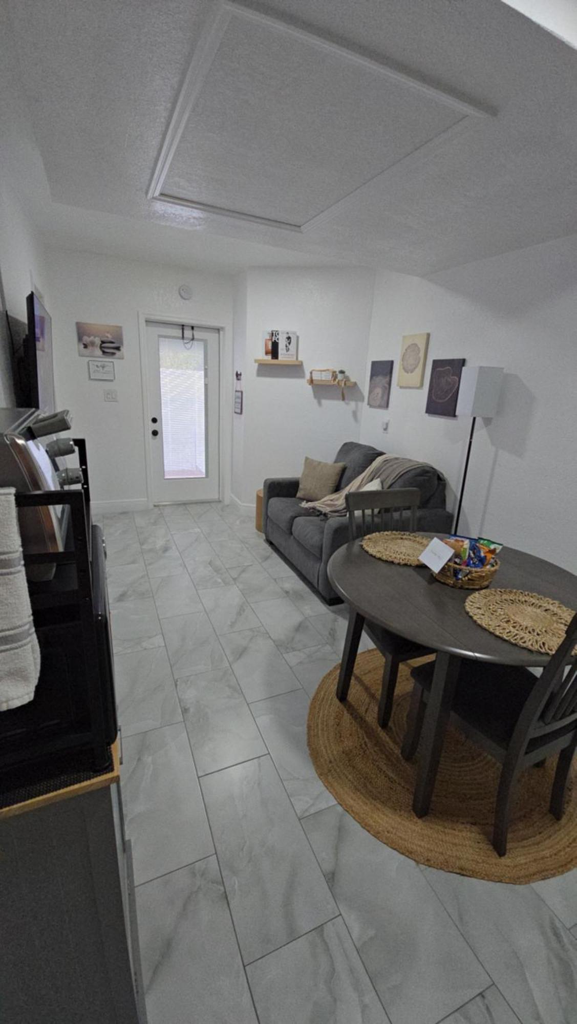Serenity - Guest House In สปริงฮิลล์ ภายนอก รูปภาพ